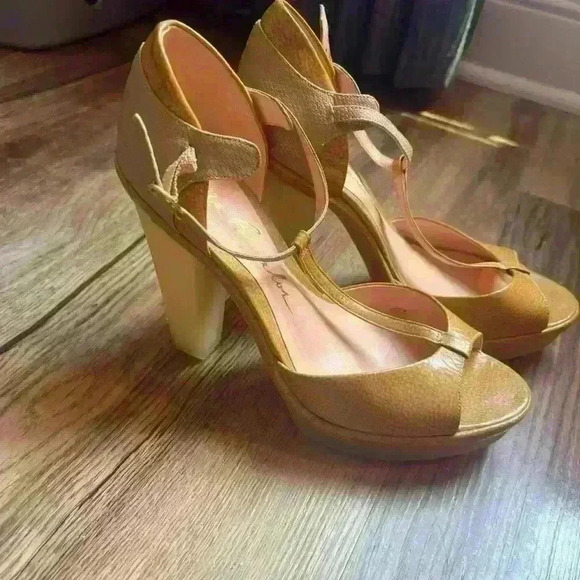 Luisa Barcelos heals. Rubber soles and heels  4.5 inch heel. Never worn. NWOT - Picture 2 of 16